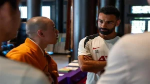 محمد صلاح يغيب عن مواجهة إنتر وبررايتون بعد استبعاده من قائمة ليفربول ويلقي رد فعل غير متوقع